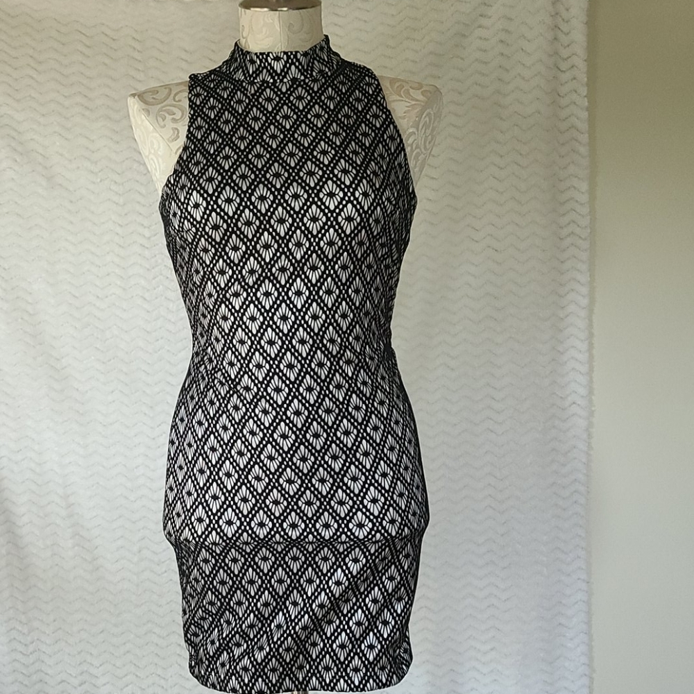 Midnight doll  blk/wht open back dress